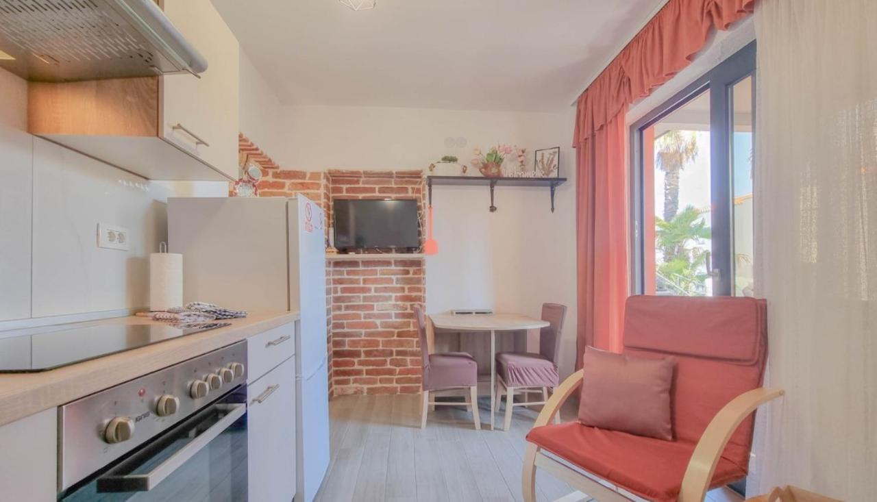 Enio Apartment Novigrad  Exterior photo